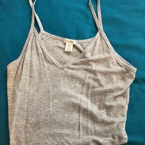 grey tank top